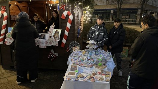 Благотворителен коледен базар за каузата: 