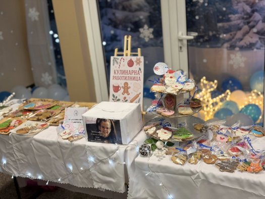 Благотворителен коледен базар по време на голямо междучасие в ОбУ 