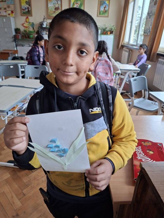 Апликации с цъфнали зюмбюли.