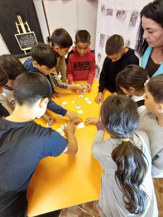 Празнична инициатива с великденски игри, викторина и кулинарно състезание.