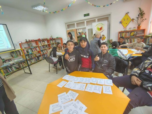 Ученици от 5. клас посетиха Градска библиотека „Пеньо Пенев“ в рамките на Националния маратон на четенето.