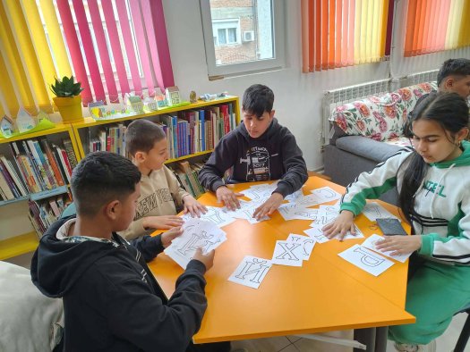 Ученици от 5. клас посетиха Градска библиотека „Пеньо Пенев“ в рамките на Националния маратон на четенето.