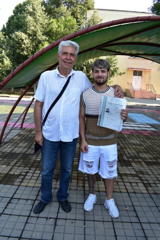 С поглед към бъдещето – 10. клас отпразнува своето успешно завършване