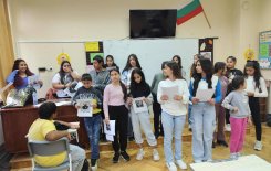 Посещение на ученици от прогимназиален етап в 4-ти клас по случай - ,,Деня на народните будители