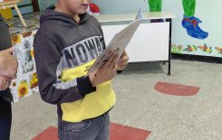 Баба Марта на гости на учениците от начален етап.